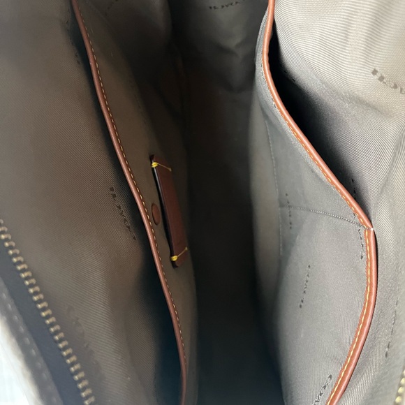 Coach Cary Leather Shoulder Bag - Picture 3 of 4